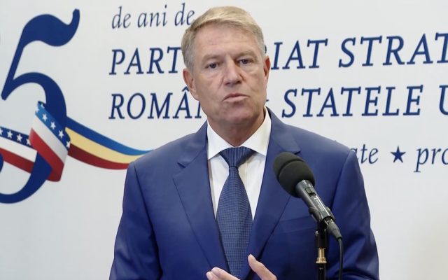 Klaus Iohannis: deocamdată România nu îndeplineşte criteriile tehnice pentru intrarea în programul Visa Waiver. Dacă toţi ne străduim, vom reuşi