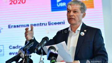 Cioloş, după convocarea referendumului de către Iohannis: Lupta anticorupţie nu trebuie oprită