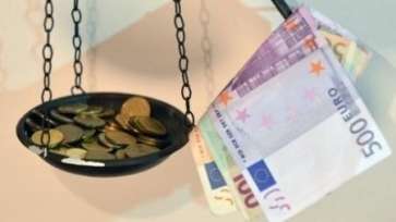CURS VALUTAR - Leul a crescut în raport cu euro