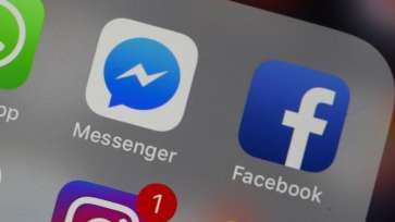 Facebook nu mai permite preinstalarea aplicaţiilor sale pe noile telefoane Huawei