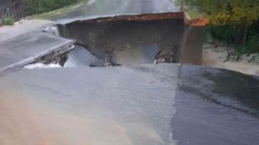Inundațiile au făcut prăpăd în România! Mai multe drumuri naționale sunt închise. Cum se circulă pe autostrăzi
