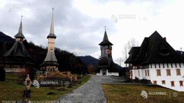 Maramureş: Turiştii preferă pensiunile din satele cu biserici vechi din lemn pentru minivacanţa de Paşte