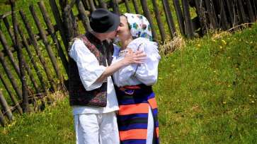 DOCUMENTAR: 24 februarie DRAGOBETE – Ziua îndrăgostiților la români. Sărbătoarea populară 100% românească dedicată iubirii