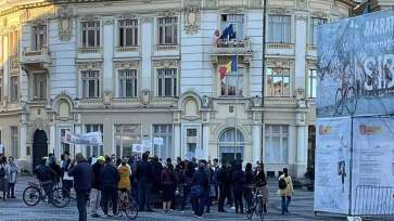 Proteste anti-restricții în toată România. Oamenii au ieșit a doua zi consecutiv în stradă. Jandarmii au dat cu gaze lacrimogene!