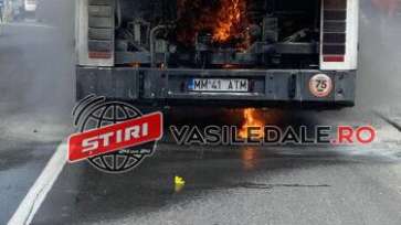  Un autobuz a luat foc la Sighetu Marmaţiei. Calatorii au reusit să coboare