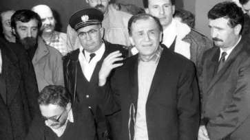 Fostul președinte Ion Iliescu, trimis din nou în judecată de Parchetul General în Dosarul Revoluției din 1989. Iliescu e acuzat de infracțiuni contra umanității