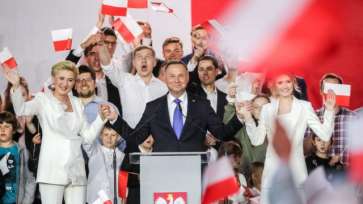 Preşedintele Poloniei cataloghează drept ”aroganță” criticile despre venirea la putere a extremei dreapta în Italia/ Premierul Morawiecki a felicitat-o pe Giorgia Meloni pentru „marea victorie”