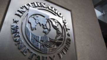 FMI și-a înrăutățit prognoza privind economia României: specialiștii vorbesc despre recesiune