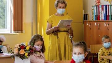 Stare de alertă epidemică privind gripa / Rafila: Recomandăm evitarea aglomerației, masca în spații închise, consultarea medicului de familie la primele simptome / Deca: Școlile nu se închid, ...