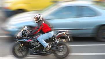 Permisul auto categoria B va putea fi folosit și pentru motocicletele ușoare și tricicluri. PROIECT, la Senat