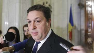 PSD interzice pentru doi ani orice privatizare, printr-o lege inițiată de Șerban Nicolae. Orban critică dur proiectul