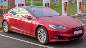 Tesla a anunțat că va începe livrările de mașini electrice în România. Cât costă Model 3, Model S și Model X