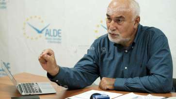 Vosganian: Am propus PSD ca, din 19 miniştri, patru să aparţină ALDE şi patru Pro România